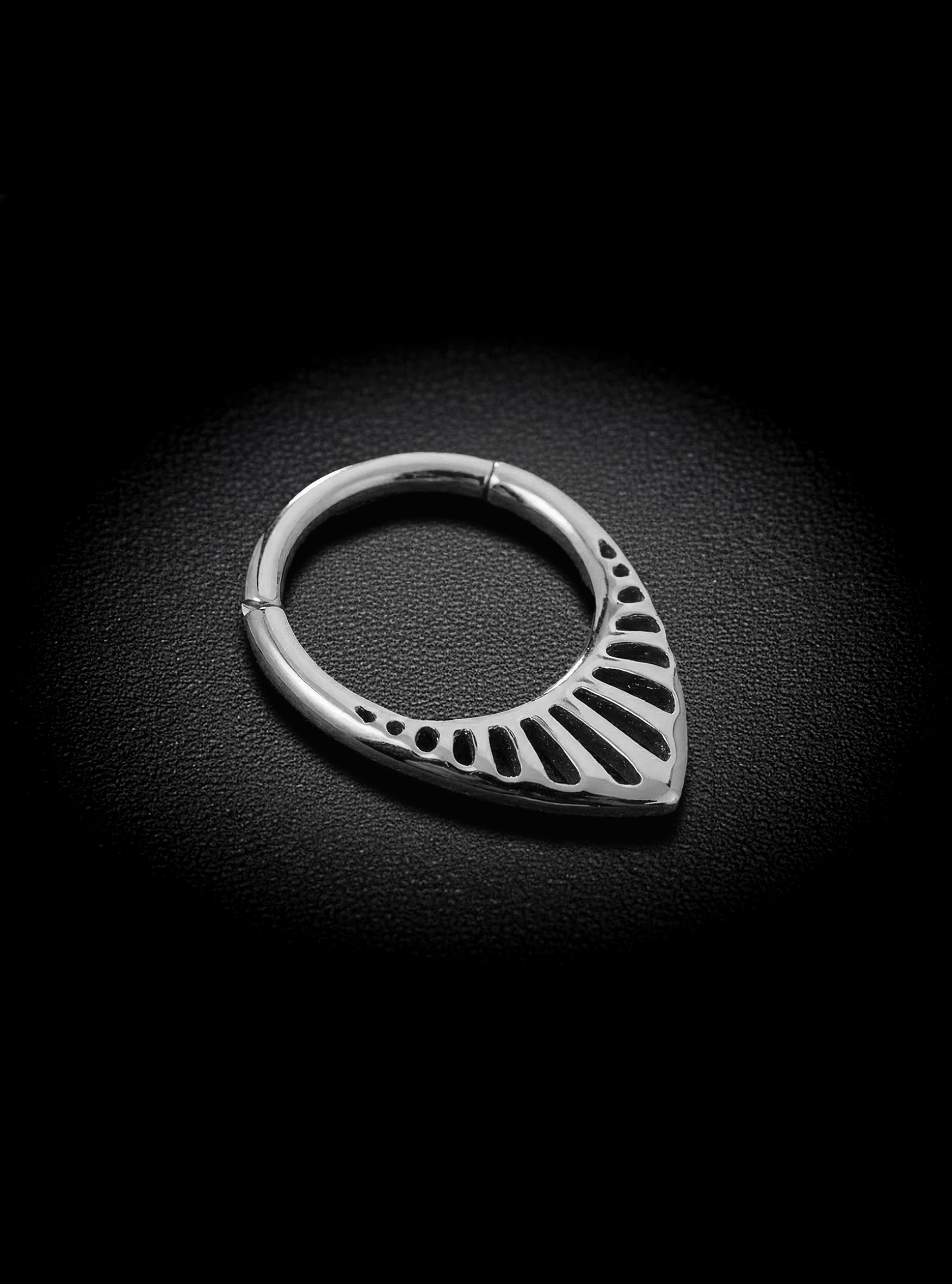 G23 Titanium Tear Drop Hinged Hoop Segment Ring | 16G Body Jewellery | 2pc (Titanium - Plain)