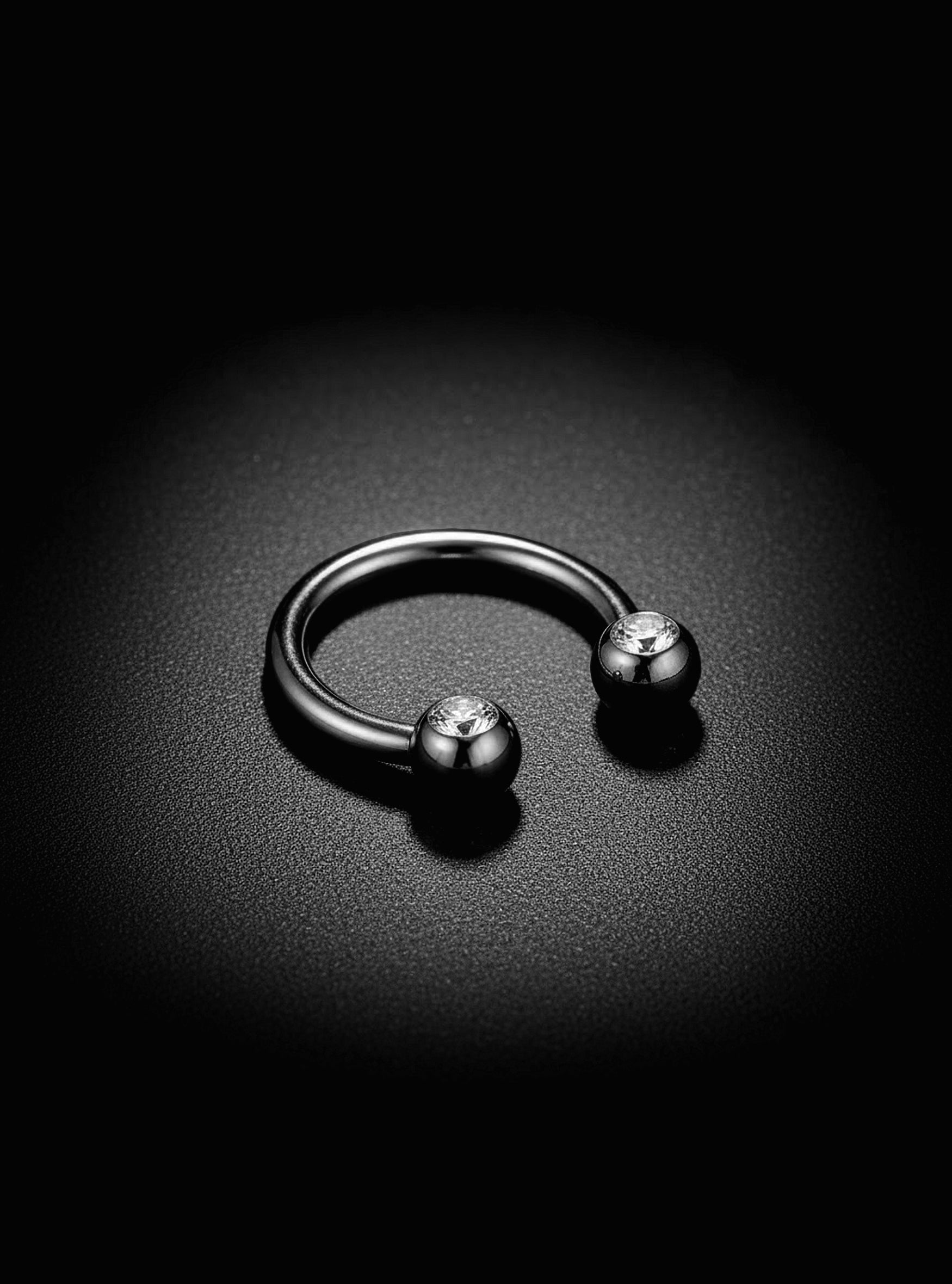 G23 Titanium Internally Threaded Gem Circular Barbell | 16G | 2pc (Titanium - Black)